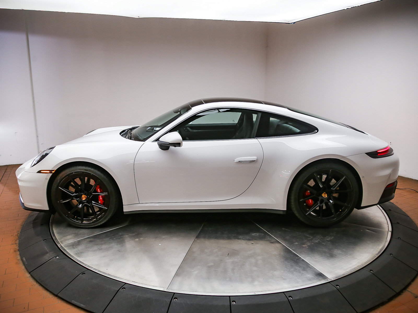 Used 2026 Porsche 911 Carrera 4S AWD/4WD image 2
