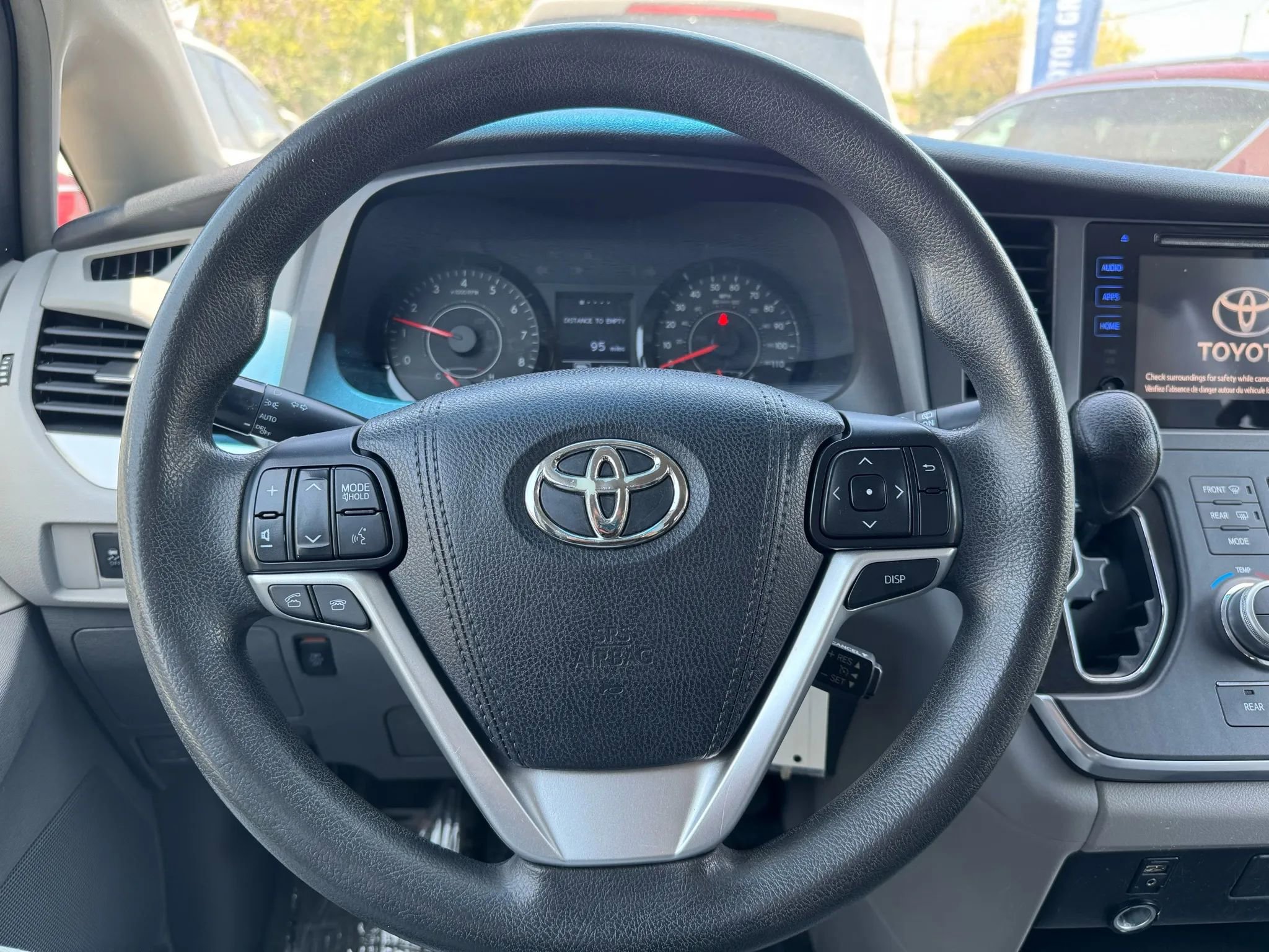 Used 2015 Toyota Sienna LE image 12