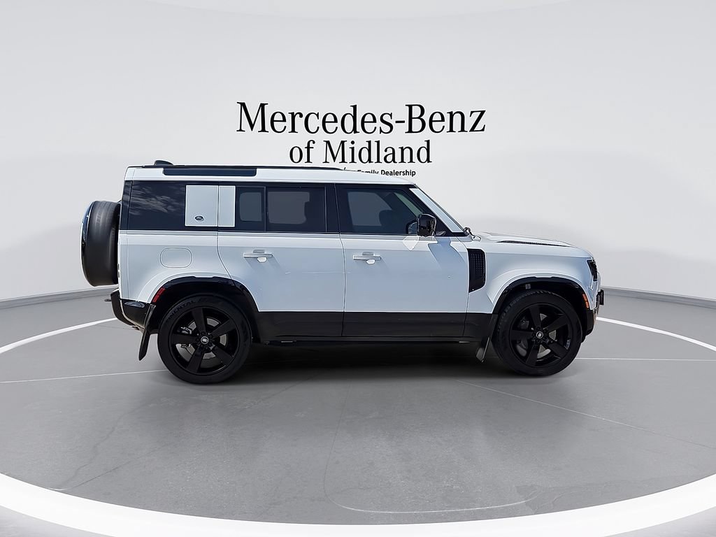 Used 2024 Land Rover Defender 110 X-Dynamic SE AWD/4WD image 9