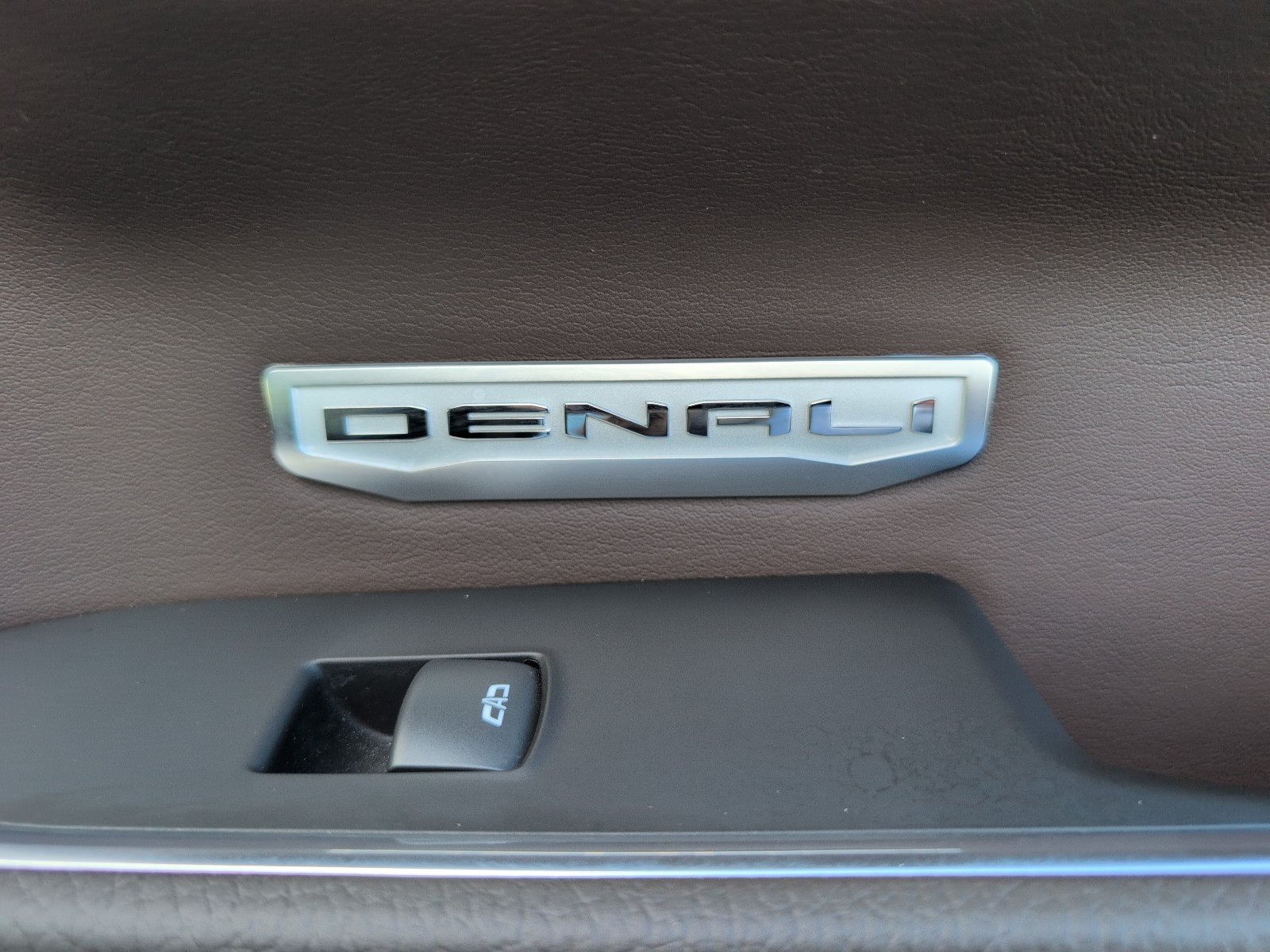 Used 2023 GMC Sierra 1500 Denali w/ Denali Reserve Package AWD/4WD image 12