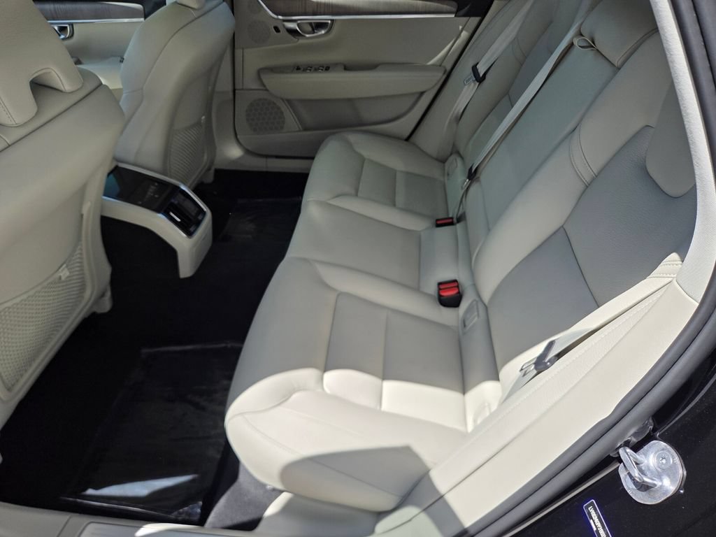Used 2023 Volvo S90 B6 Plus AWD/4WD image 15