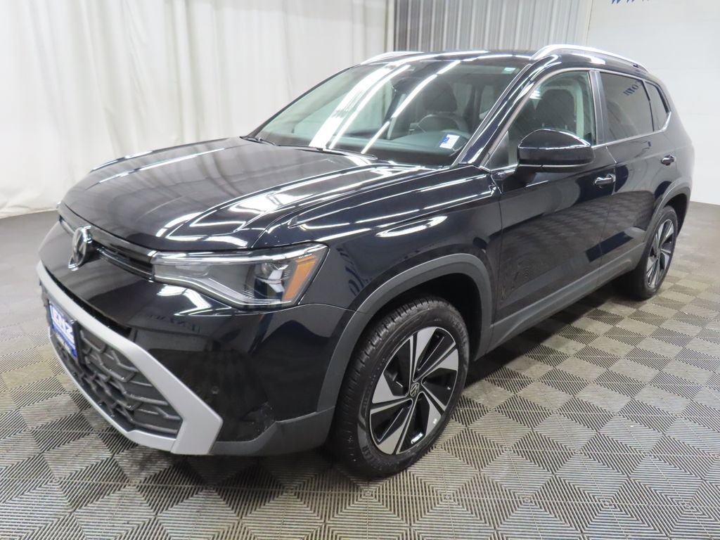 Used 2025 Volkswagen Taos SE AWD/4WD image 7