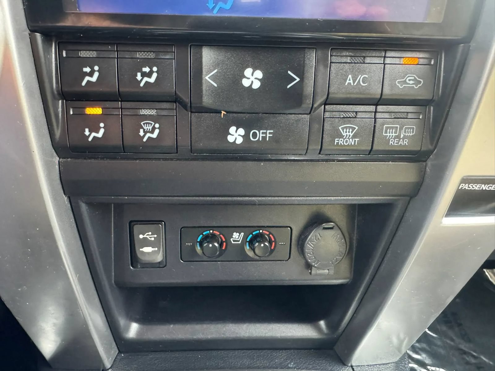 Used 2015 Toyota 4Runner Limited AWD/4WD image 31