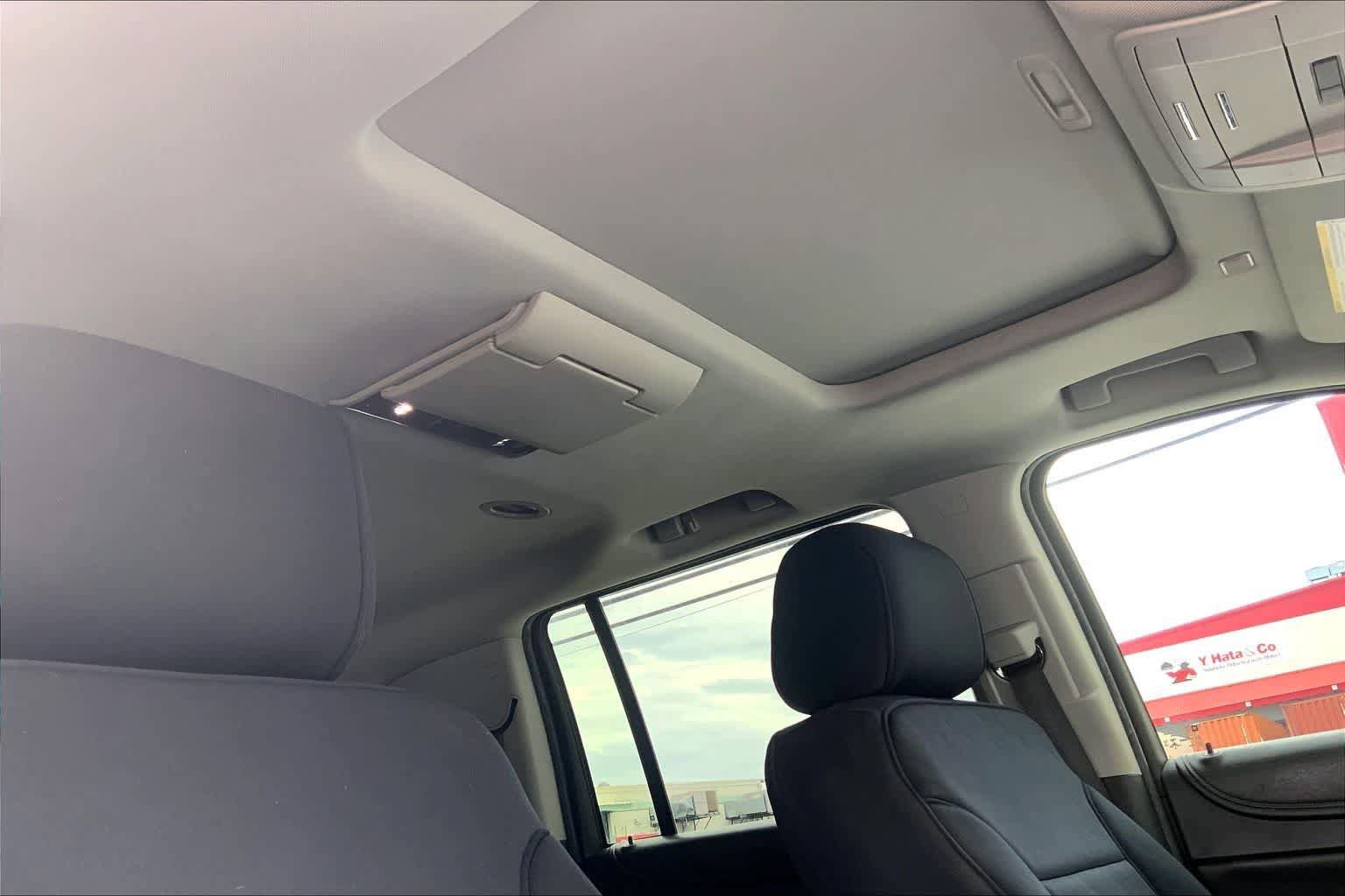 Used 2018 GMC Yukon XL SLT w/ Open Road Package AWD/4WD image 28