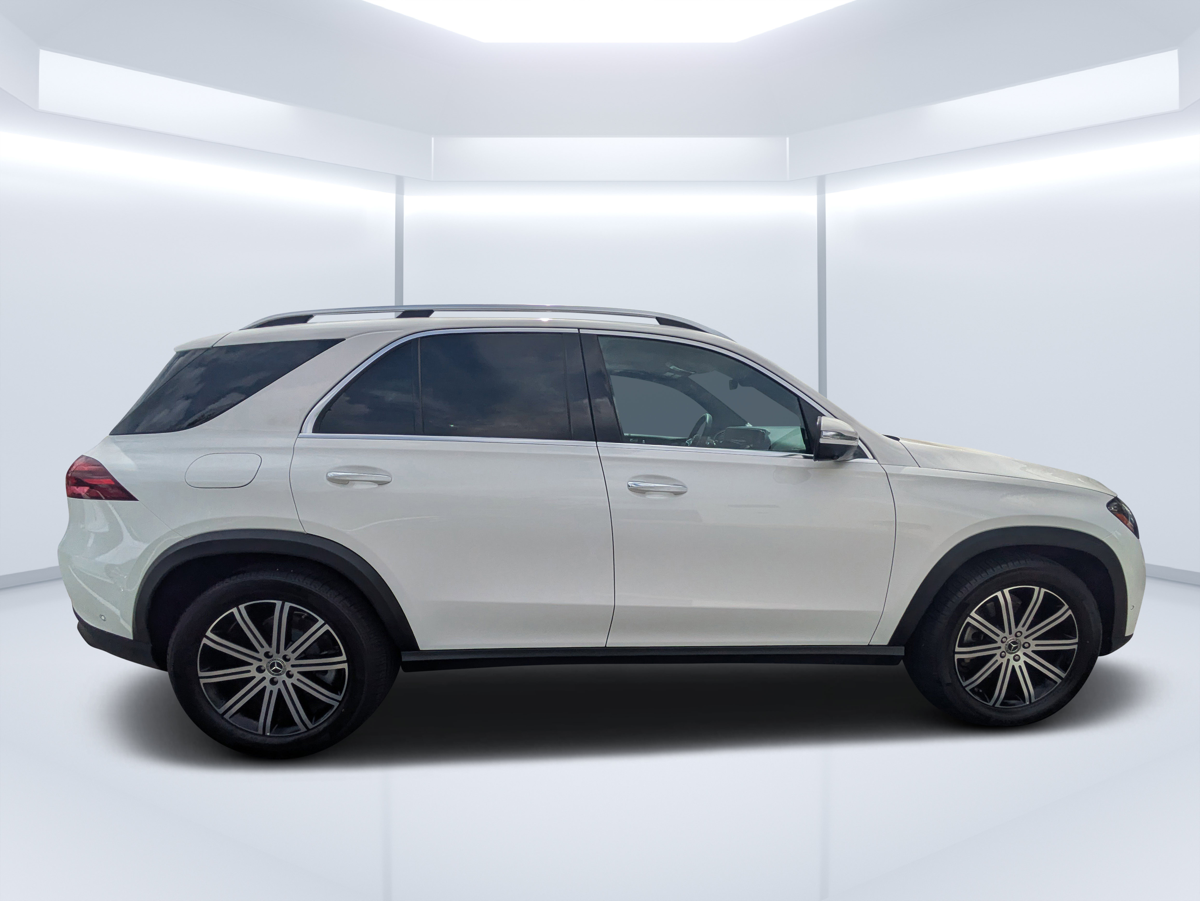 Used 2024 Mercedes-Benz GLE 350 4MATIC image 2