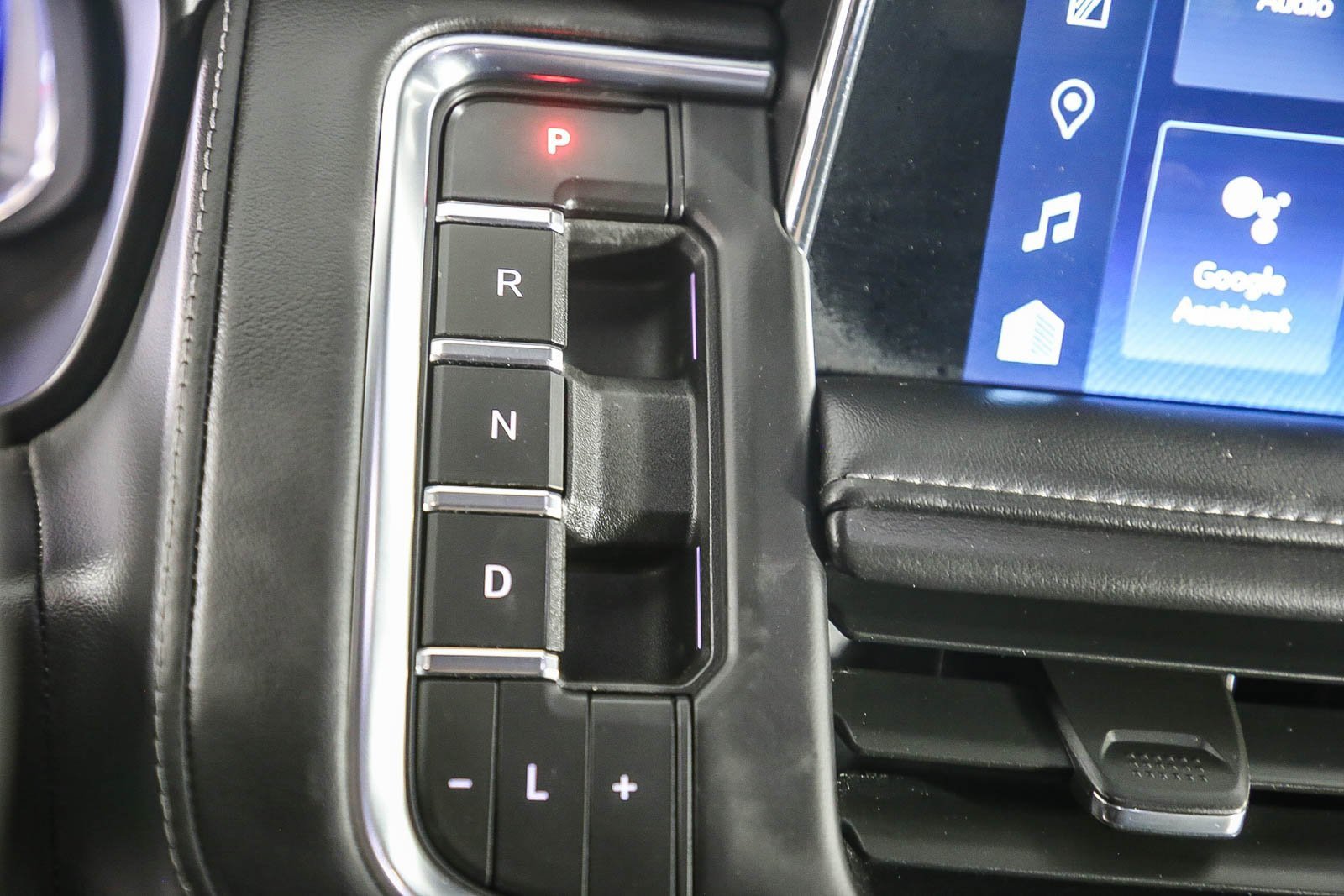 Used 2023 Chevrolet Suburban LT image 17