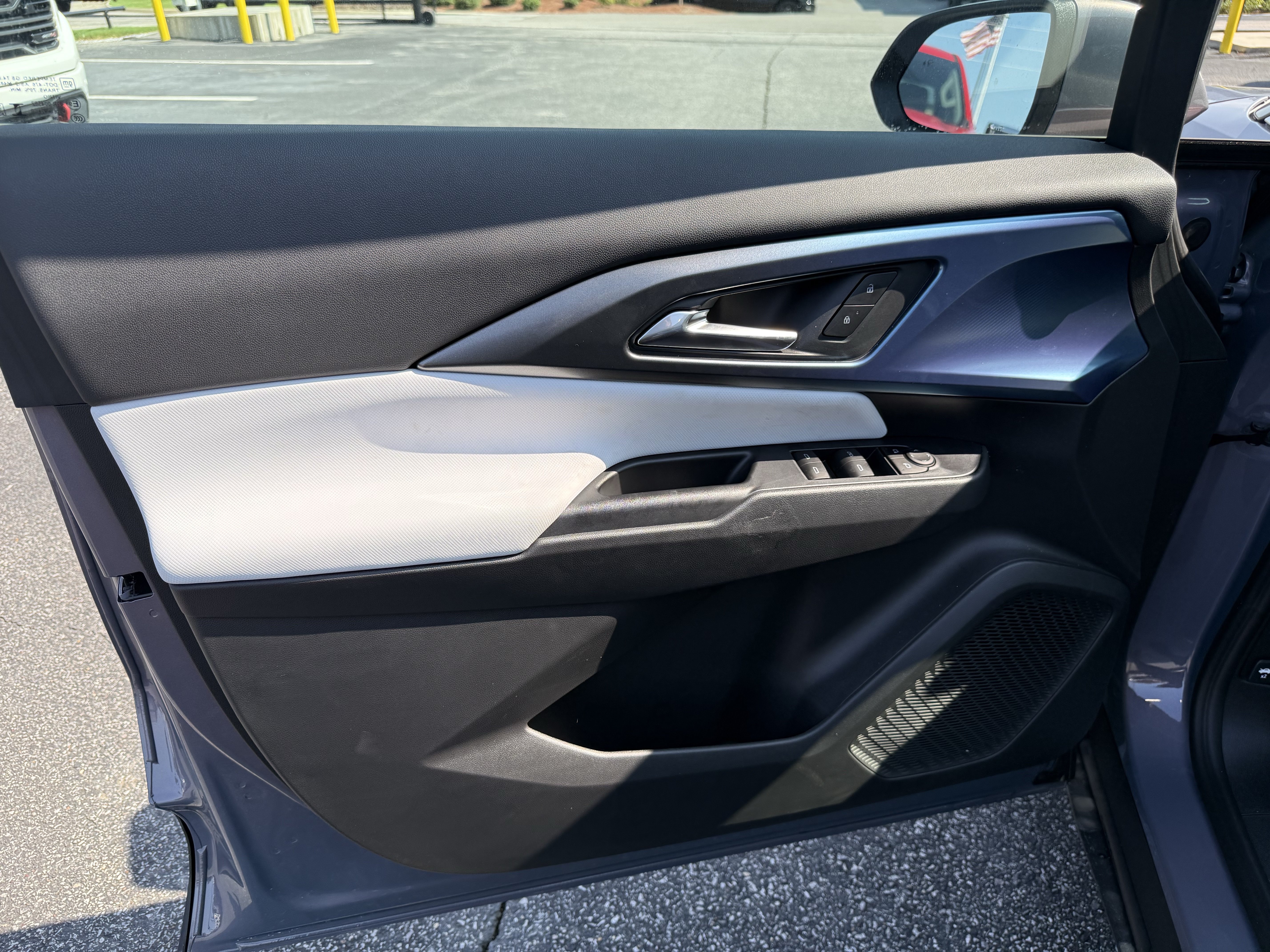 New 2026 Chevrolet Equinox EV LT FWD image 14
