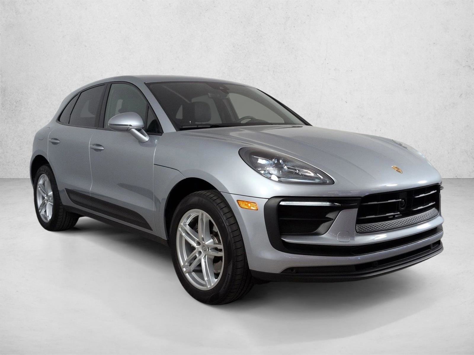 Certified 2025 Porsche Macan AWD/4WD image 7