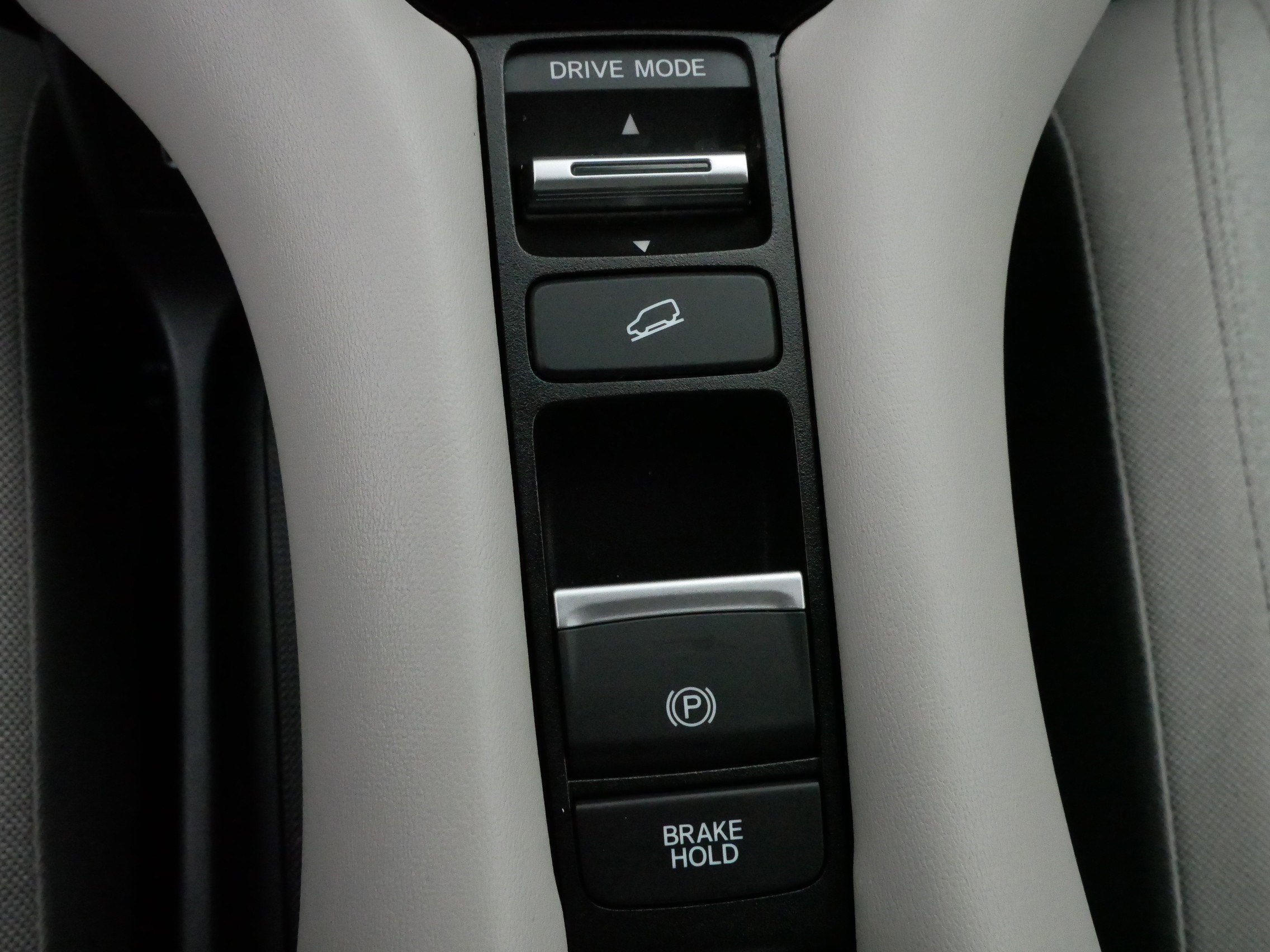 Certified 2023 Honda HR-V LX image 25