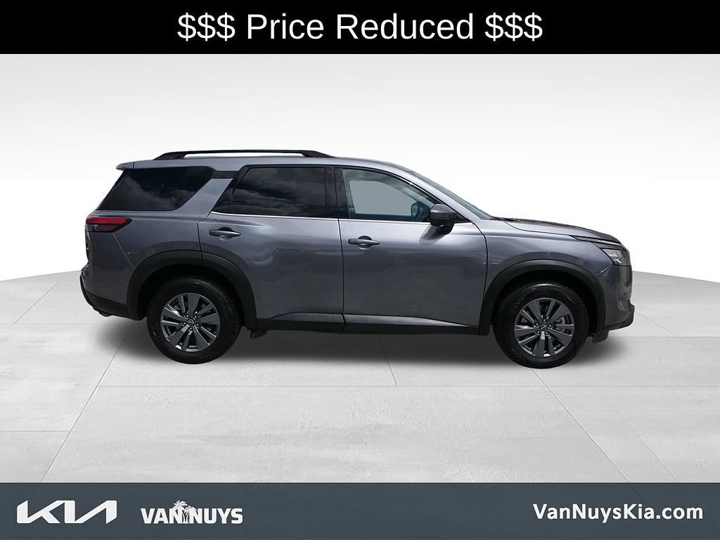 Used 2025 Nissan Pathfinder SV FWD image 21