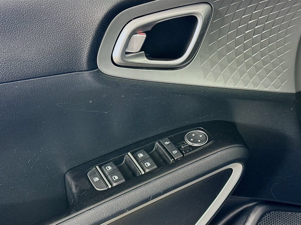 Certified 2021 Kia Soul LX FWD image 19