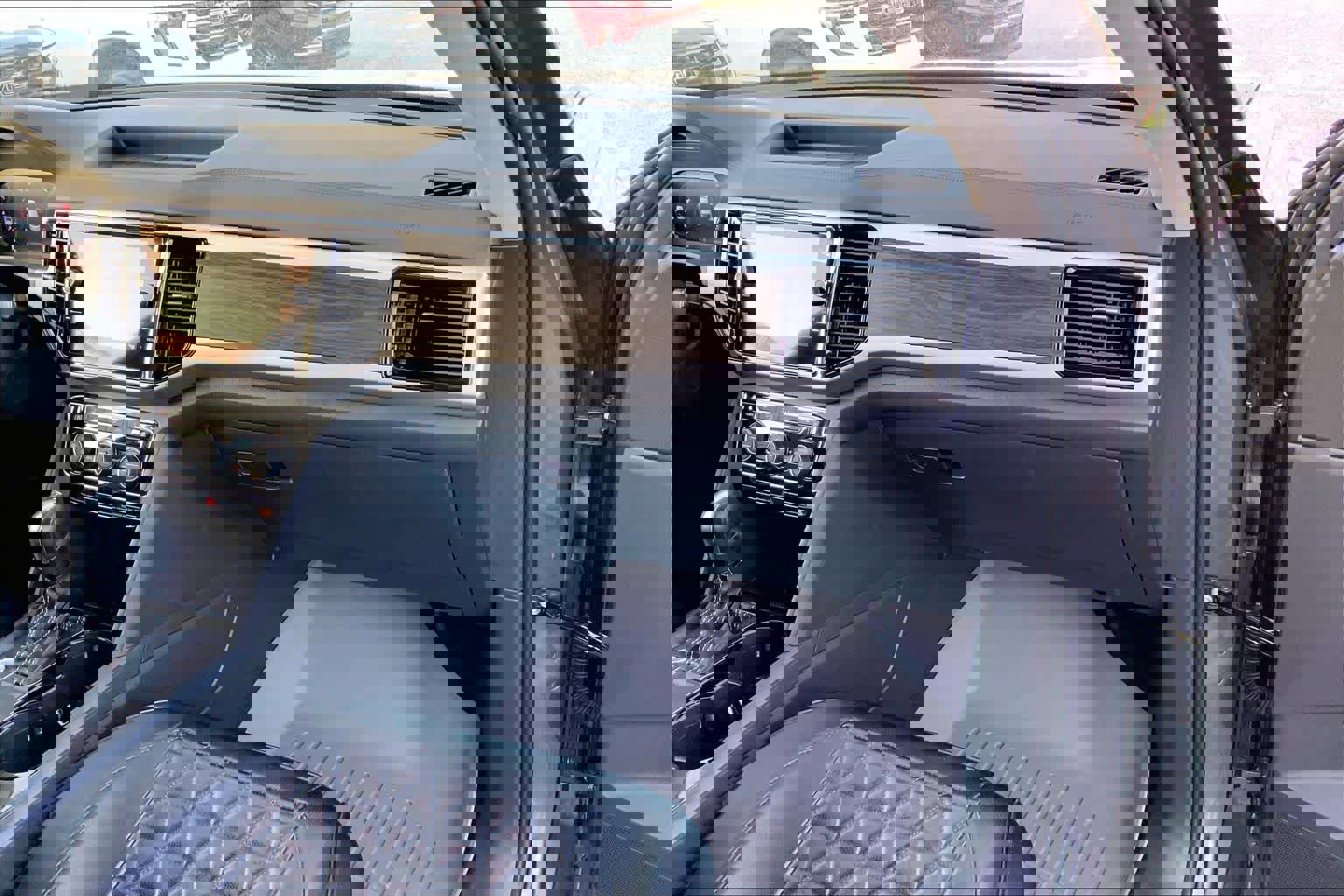 Used 2023 Volkswagen Atlas SE image 18