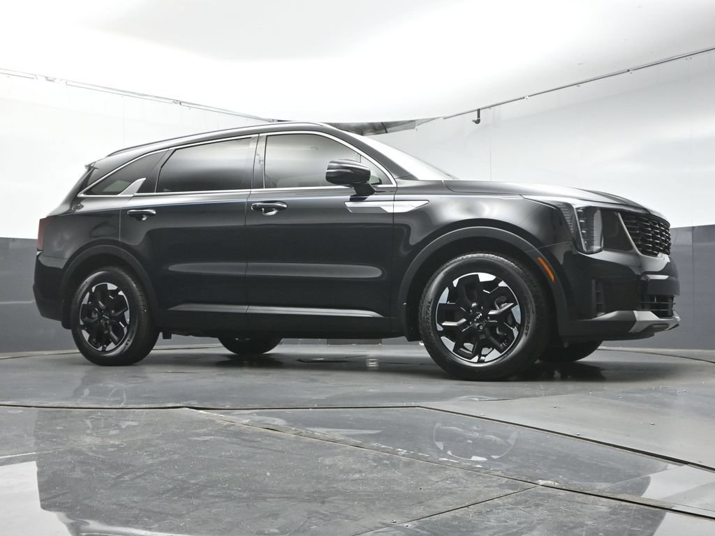 Used 2025 Kia Sorento S w/ Panoramic Sunroof Package FWD image 39