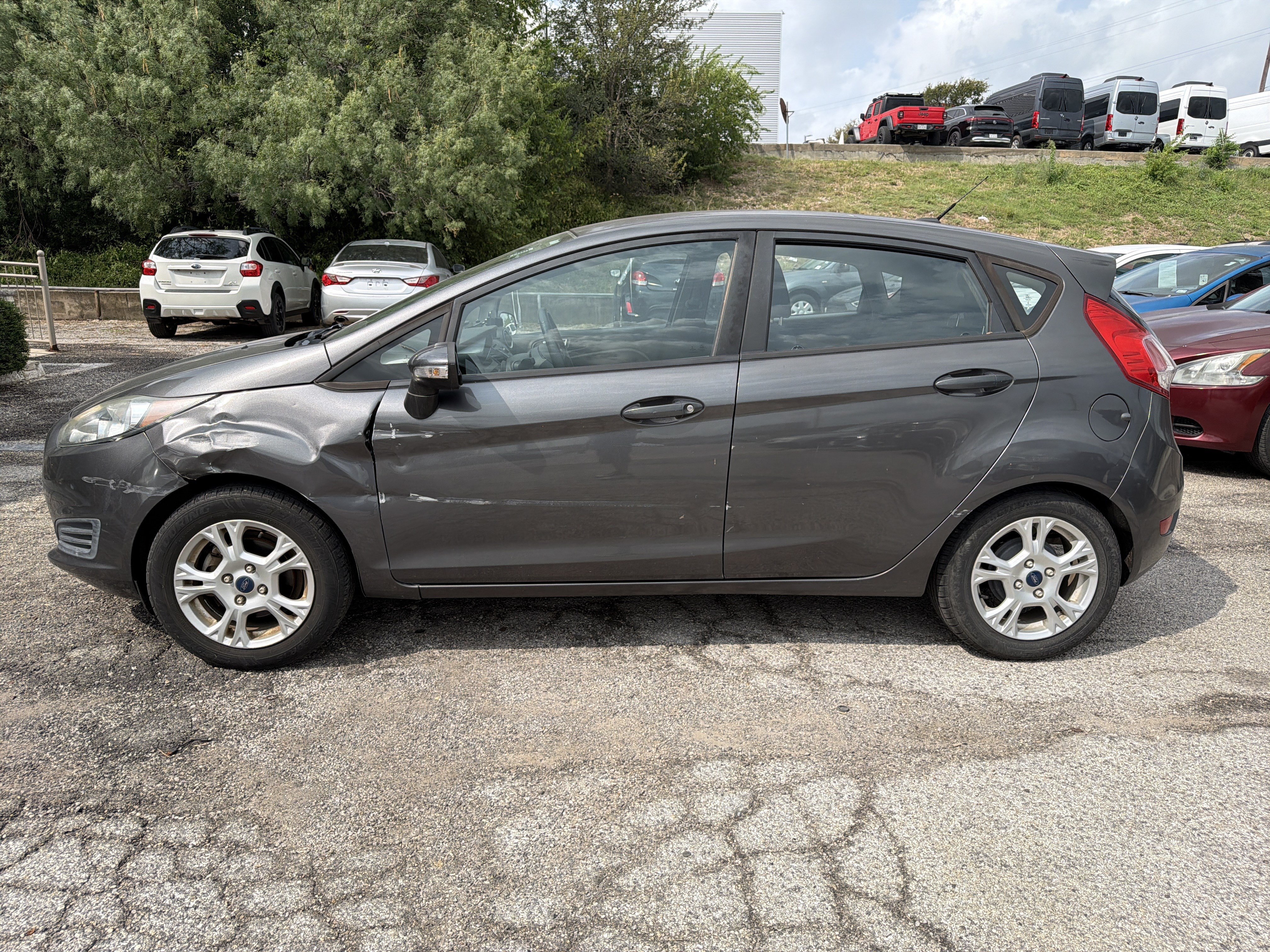 Used 2015 Ford Fiesta SE FWD image 6