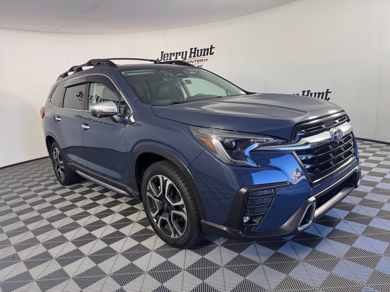 Used 2023 Subaru Ascent Touring AWD/4WD image 6
