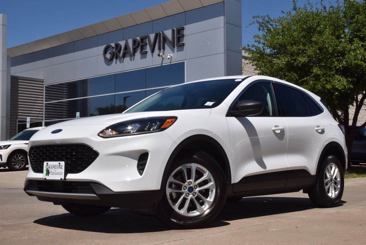 Certified 2022 Ford Escape SE w/ Convenience Package image 2