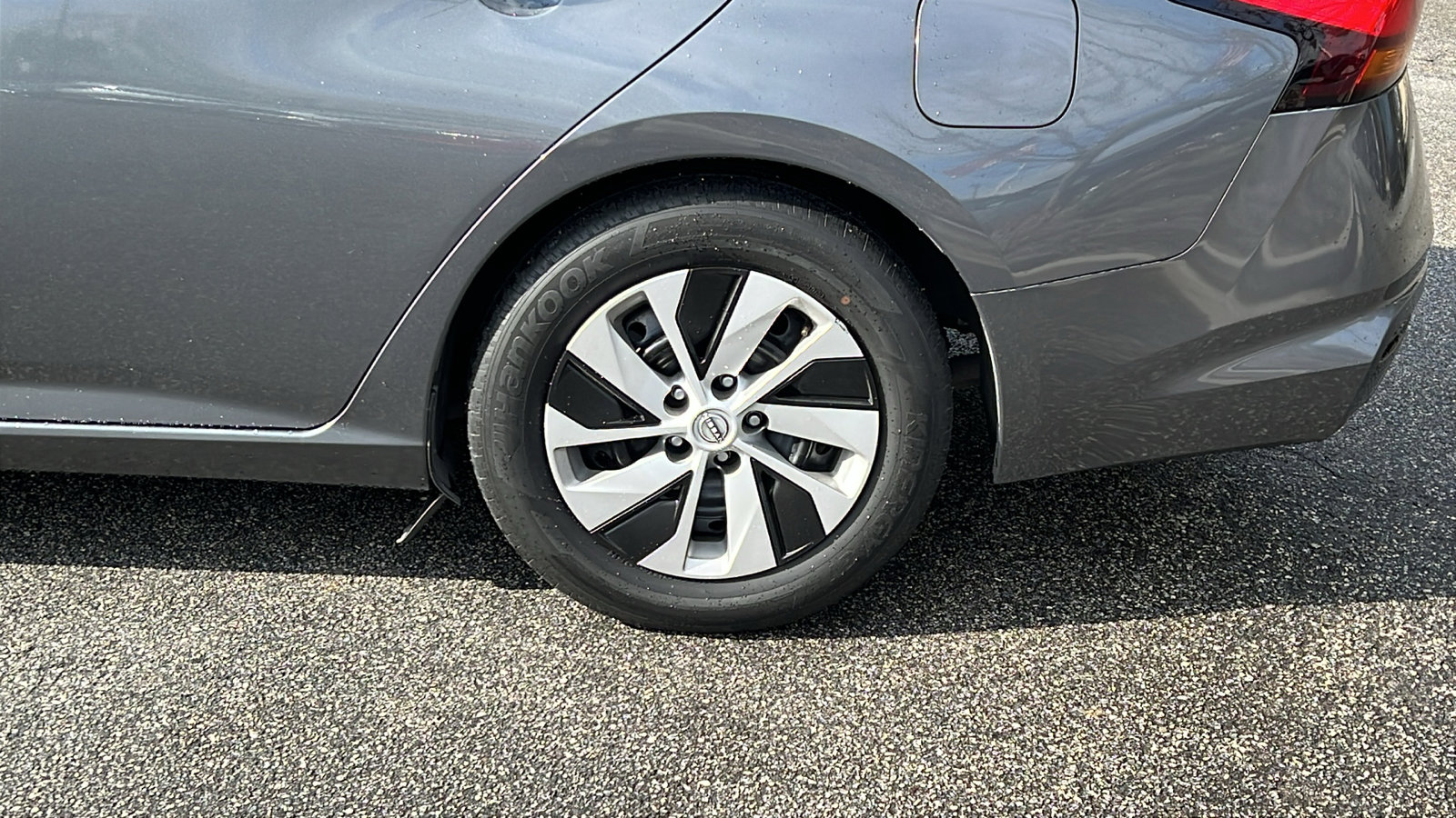 Used 2024 Nissan Altima 2.5 S image 12