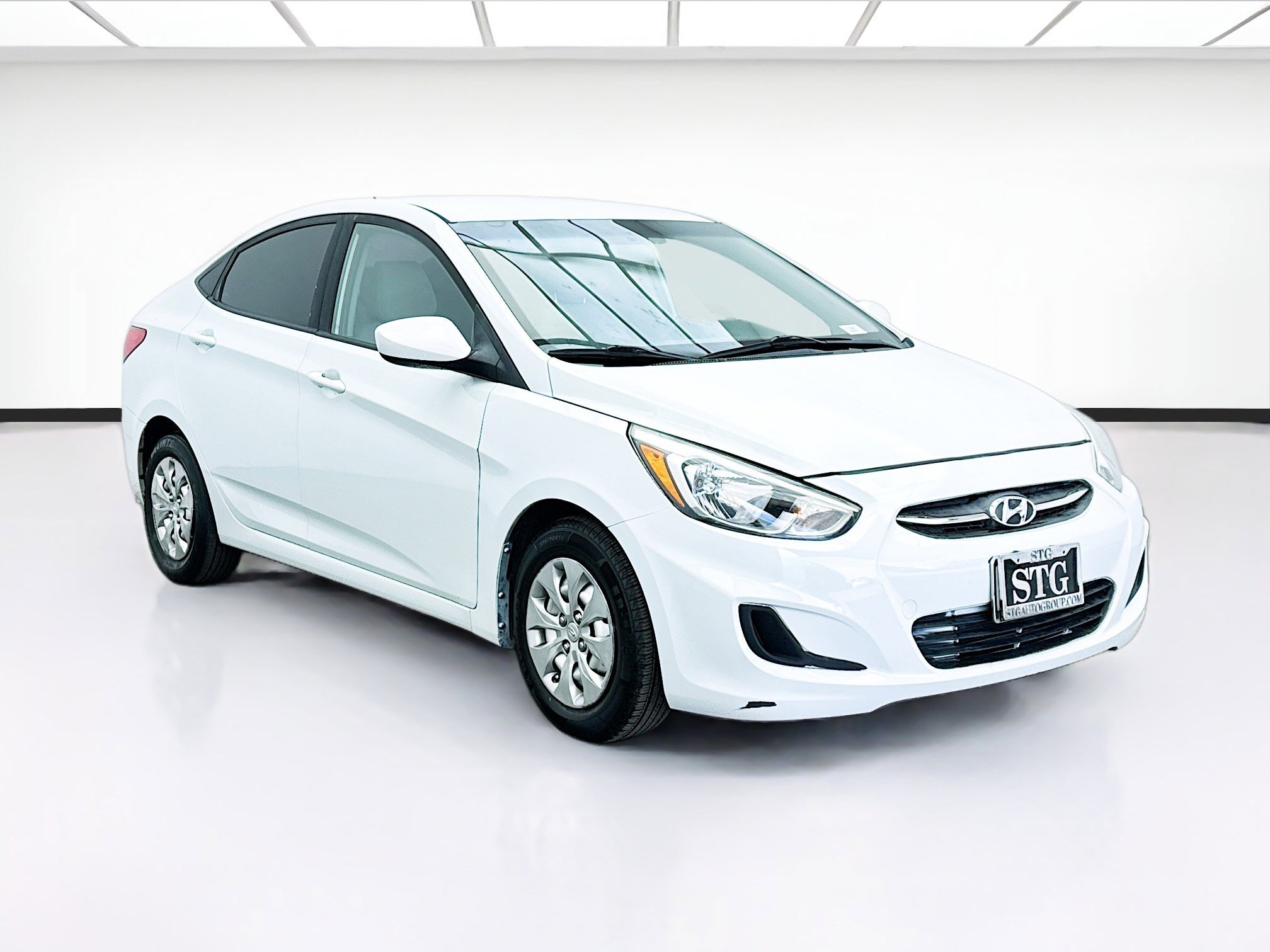 Used 2017 Hyundai Accent SE image 3