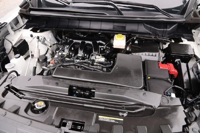Certified 2025 Nissan Pathfinder SV w/ SV Premium Package FWD image 30