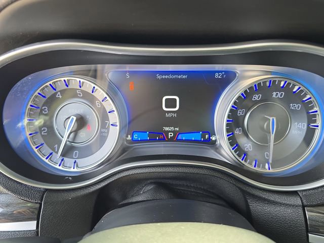 Used 2019 Chrysler 300 Touring L w/ Quick Order Package 22F image 28