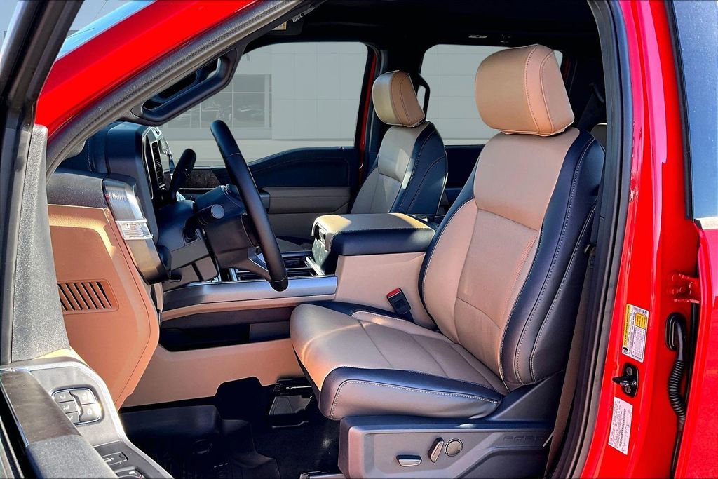 New 2026 Ford F350 Lariat w/ Black Appearance Package image 27