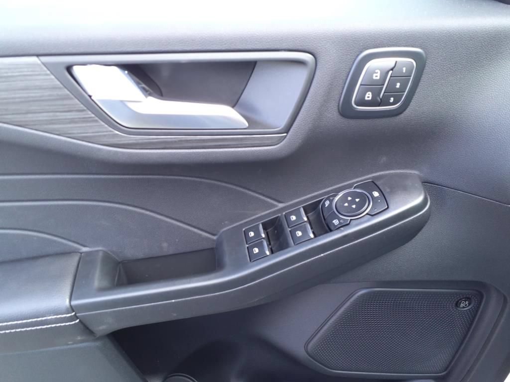 Used 2024 Ford Escape SE w/ PHEV Premium Package FWD image 13