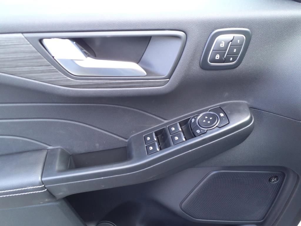 New 2024 Ford Escape SE w/ PHEV Premium Package image 13