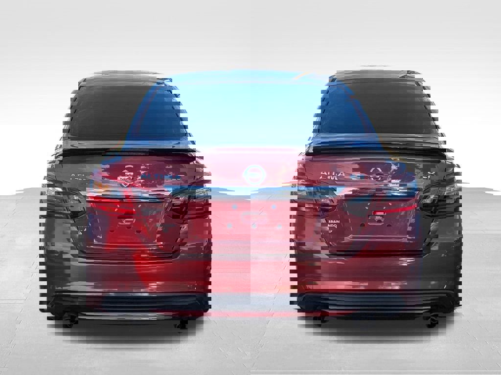 Used 2017 Nissan Altima 2.5 SR w/ Midnight Edition Package image 4