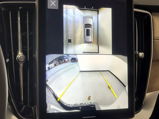 New 2026 Volvo XC90 B6 Plus w/ Protection Package Premier AWD/4WD image 17