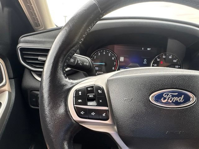 Used 2021 Ford Explorer XLT w/ Equipment Group 202A AWD/4WD image 14