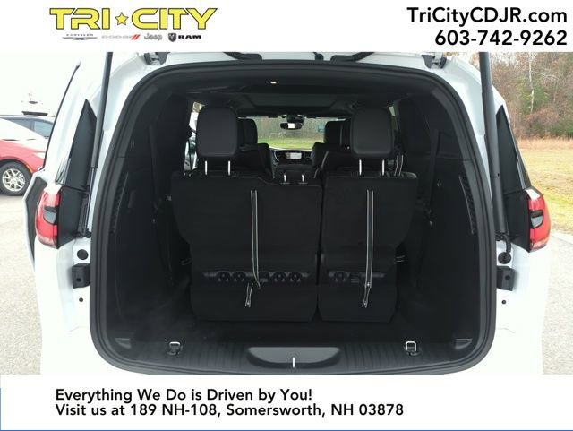 New 2026 Chrysler Pacifica Select image 22