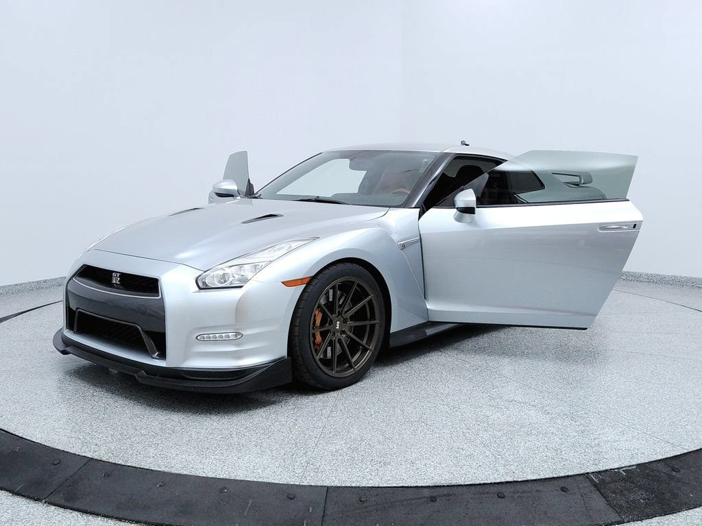 Used 2015 Nissan GT-R Premium AWD/4WD image 9