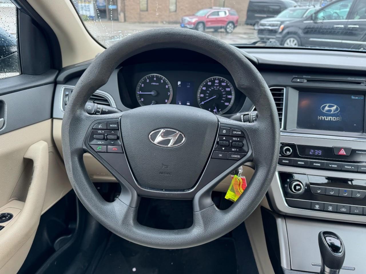 Used 2016 Hyundai Sonata SE w/ Cargo Package image 12