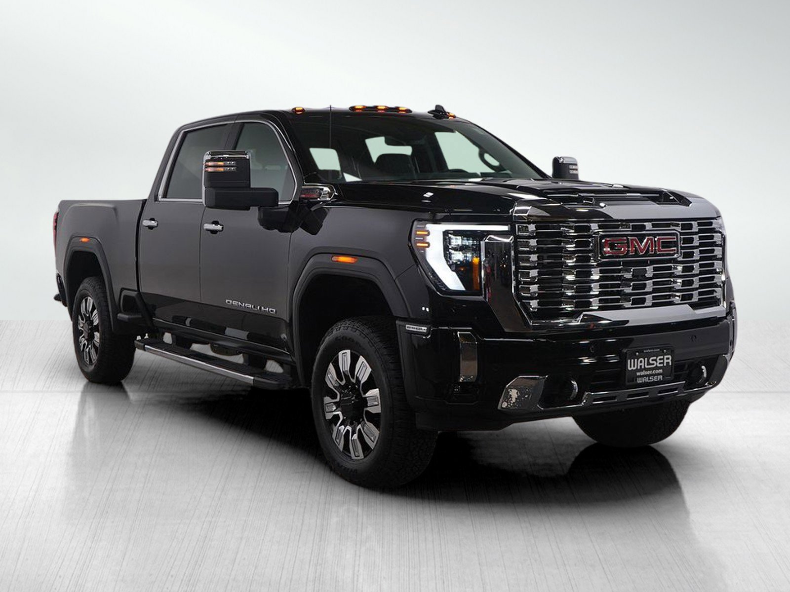 Used 2025 GMC Sierra 2500 Denali image 7
