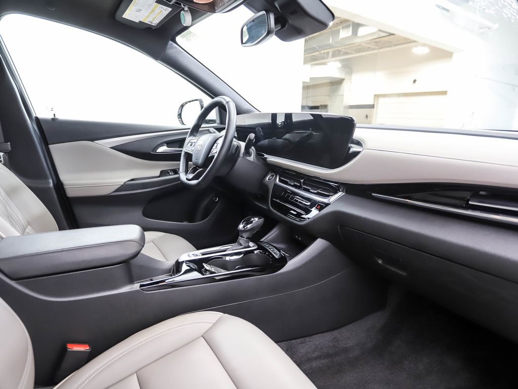 Used 2025 Buick Envista Avenir image 28