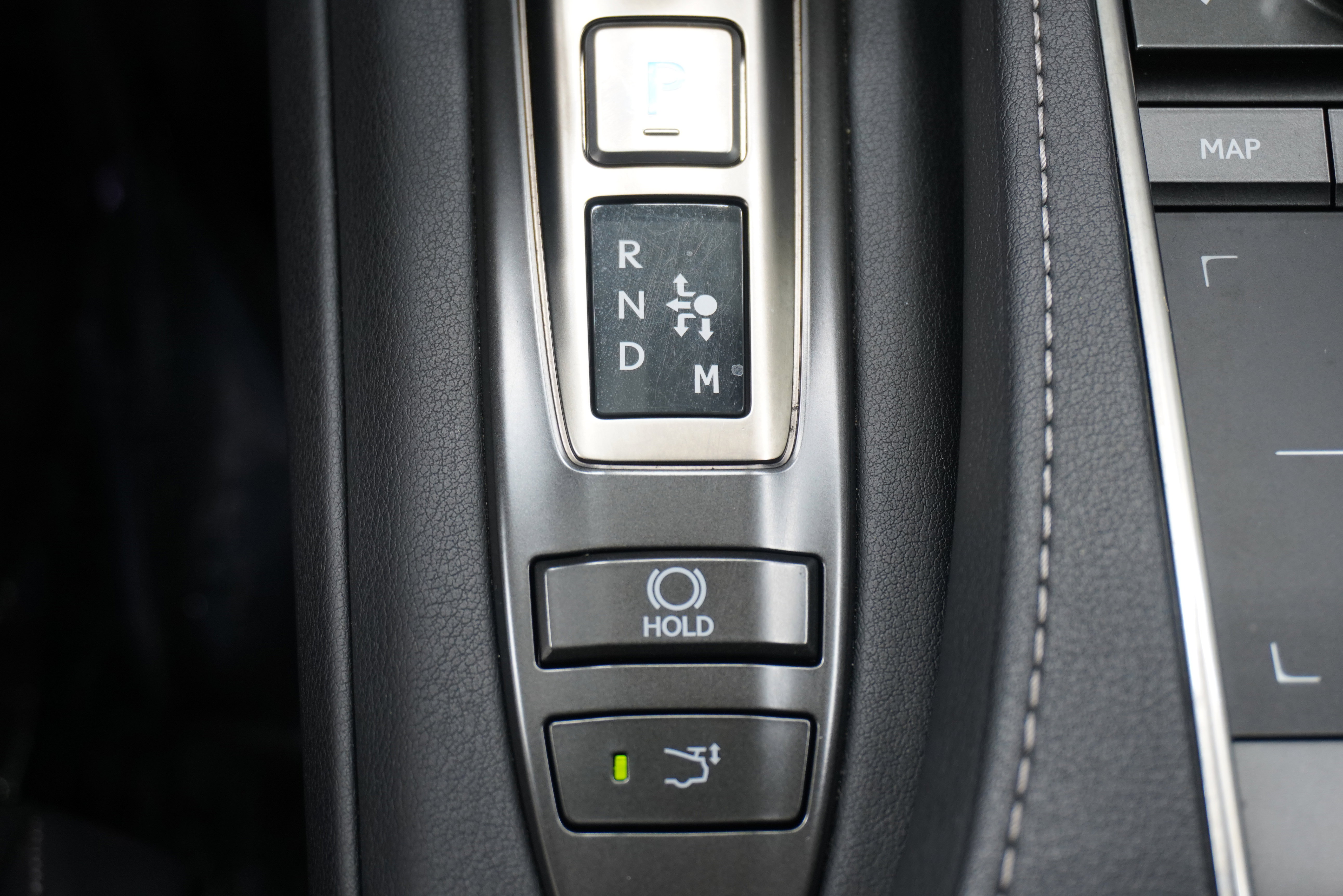 Used 2018 Lexus LC 500 Coupe w/ Performance Package RWD image 28
