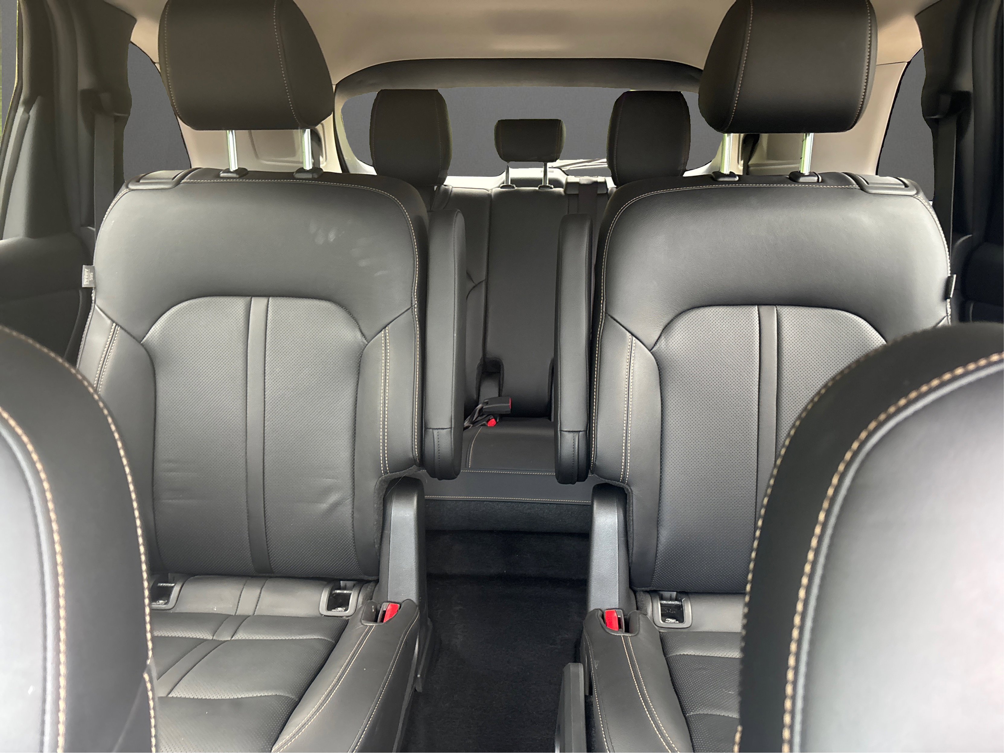 Used 2024 MAZDA CX-90 Plug-In Hybrid w/ Premium Pkg image 17