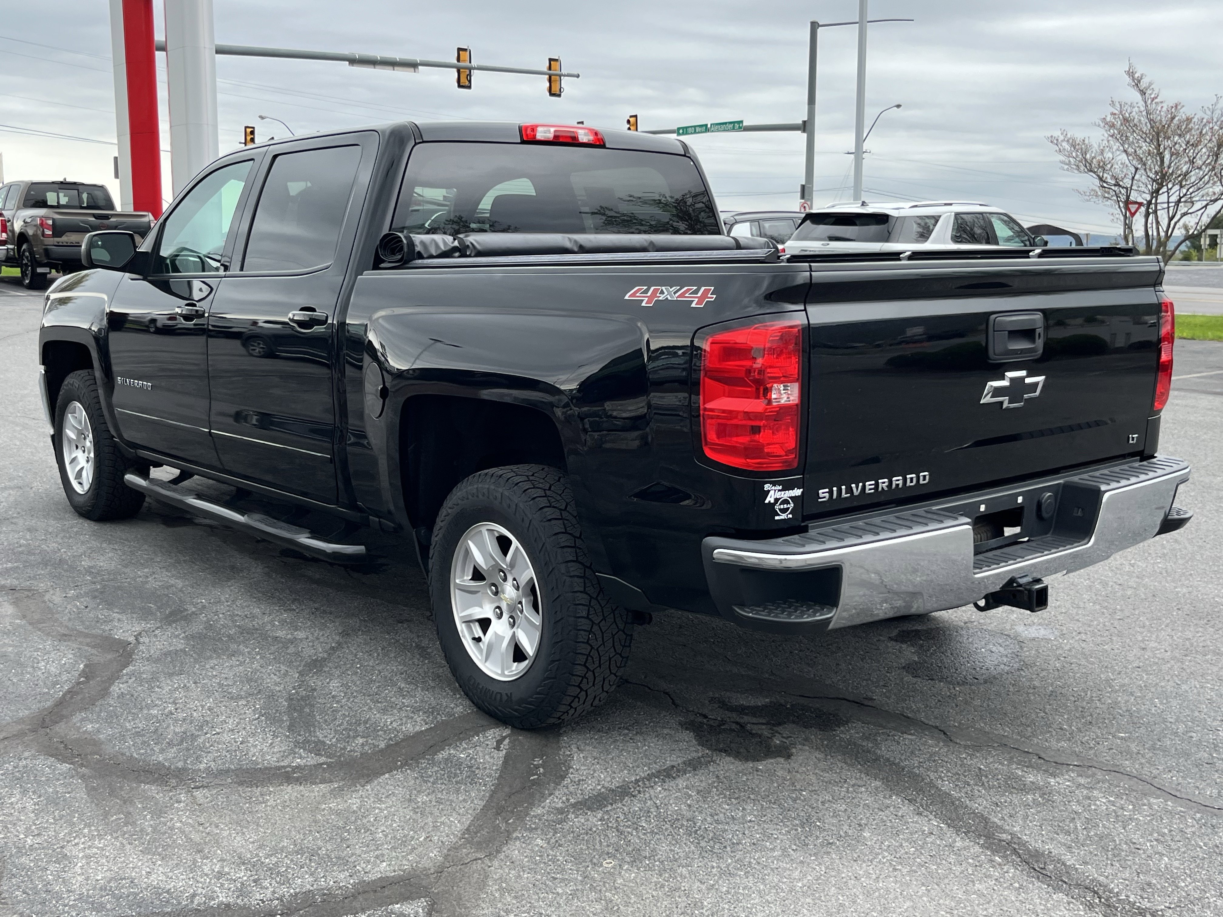 Used 2017 Chevrolet Silverado 1500 LT w/ All Star Edition AWD/4WD image 14