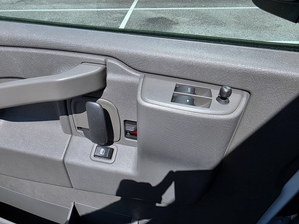 Certified 2025 Chevrolet Express 3500 LS RWD image 13