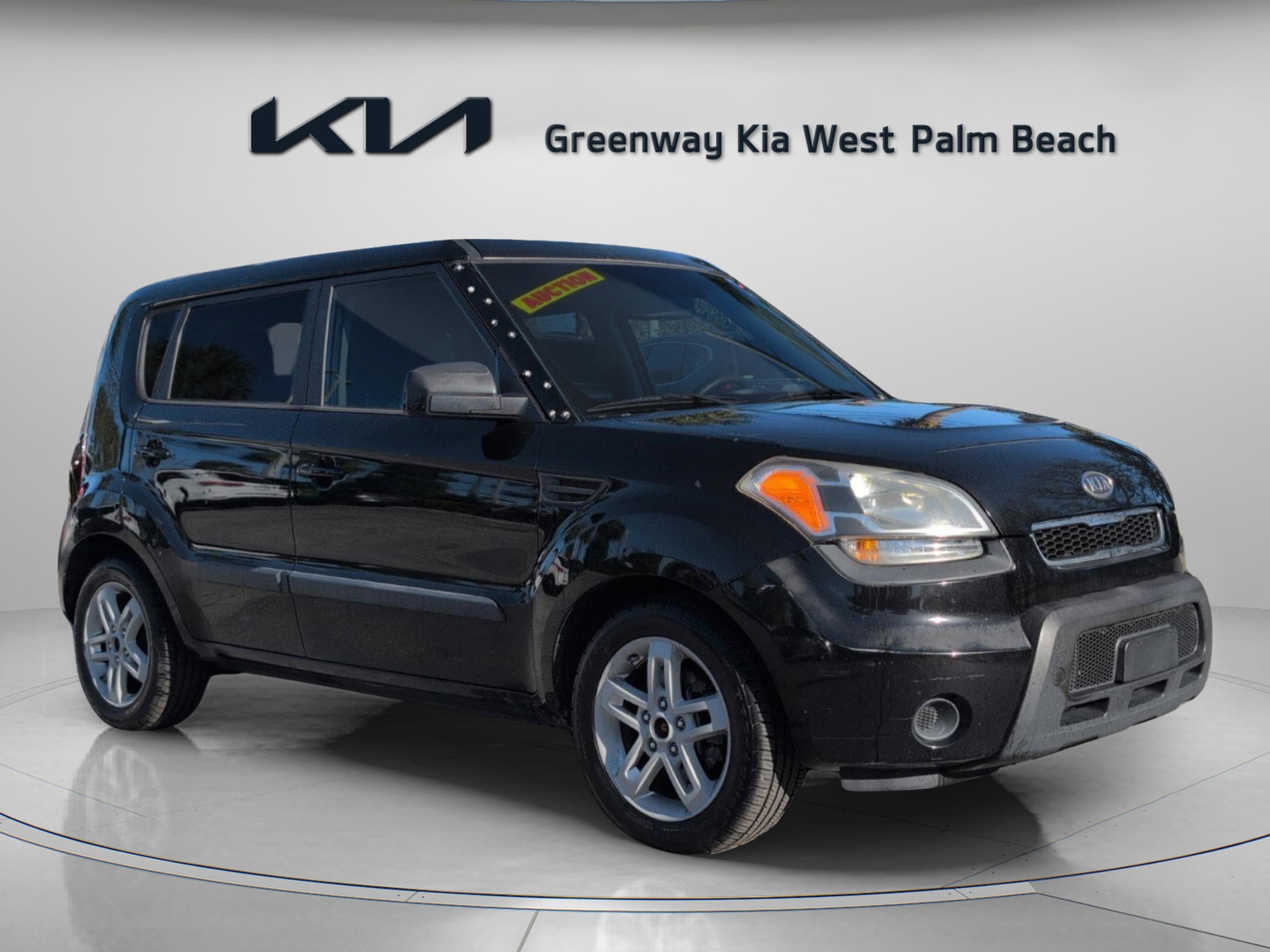 Used 2011 Kia Soul + image 1