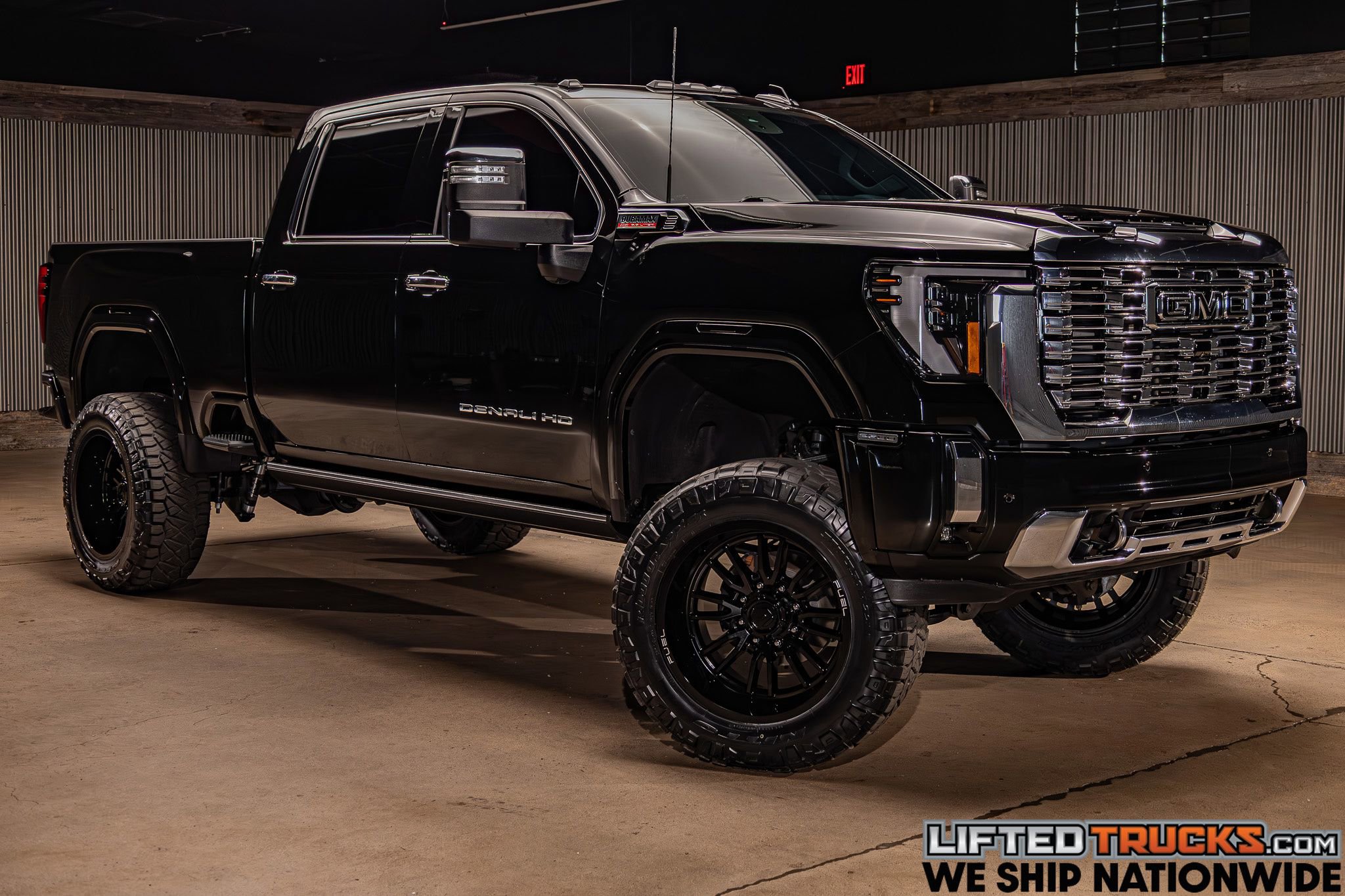 Used 2024 GMC Sierra 2500 Denali w/ Denali Reserve Package AWD/4WD image 1