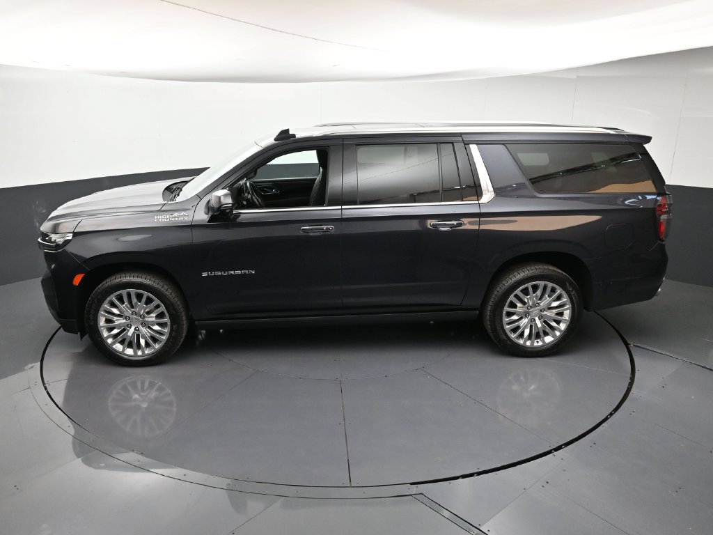 Certified 2023 Chevrolet Suburban High Country w/ Premium Package 2 AWD/4WD image 17
