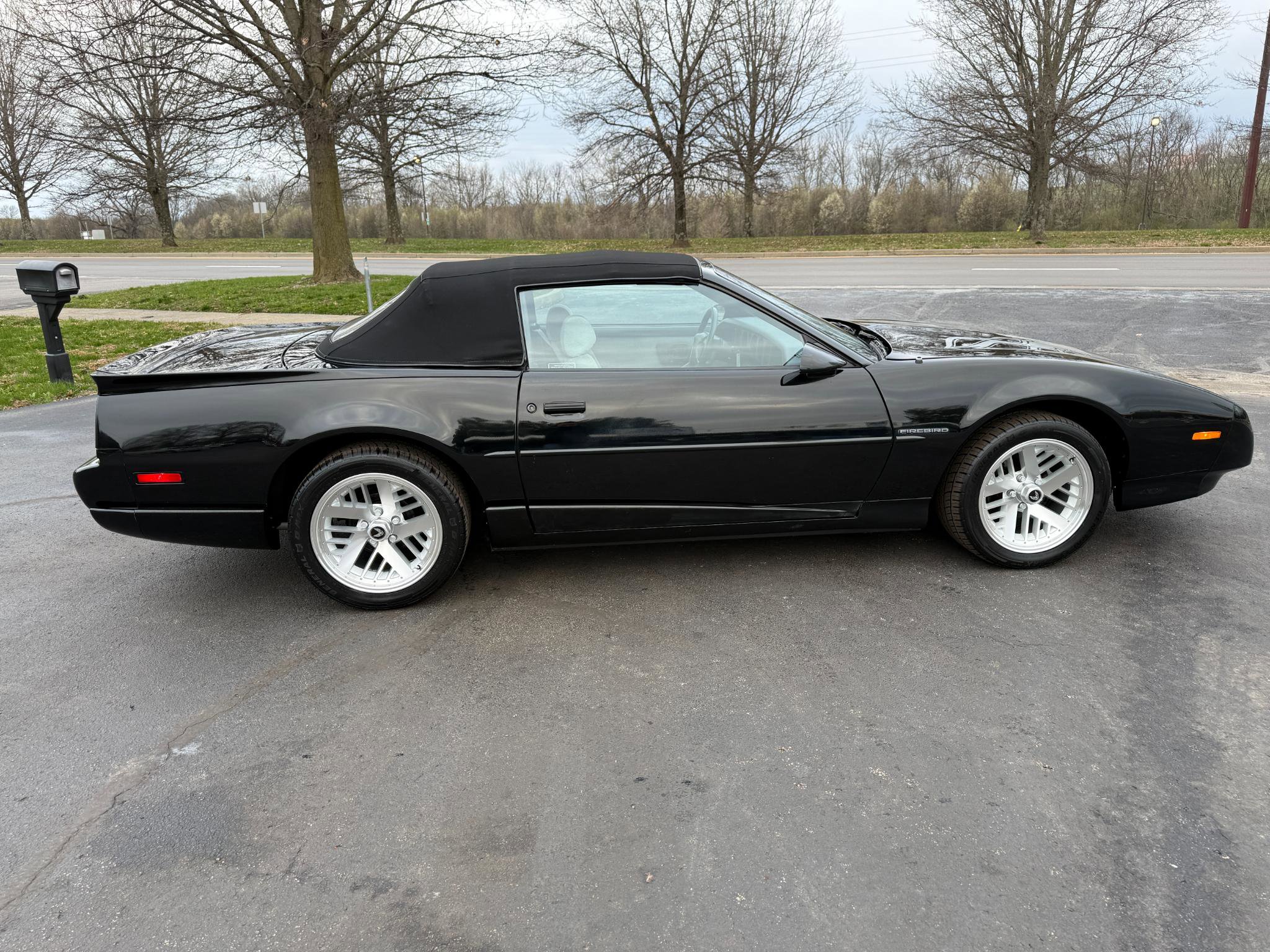 Used 1991 Pontiac Firebird Convertible image 12