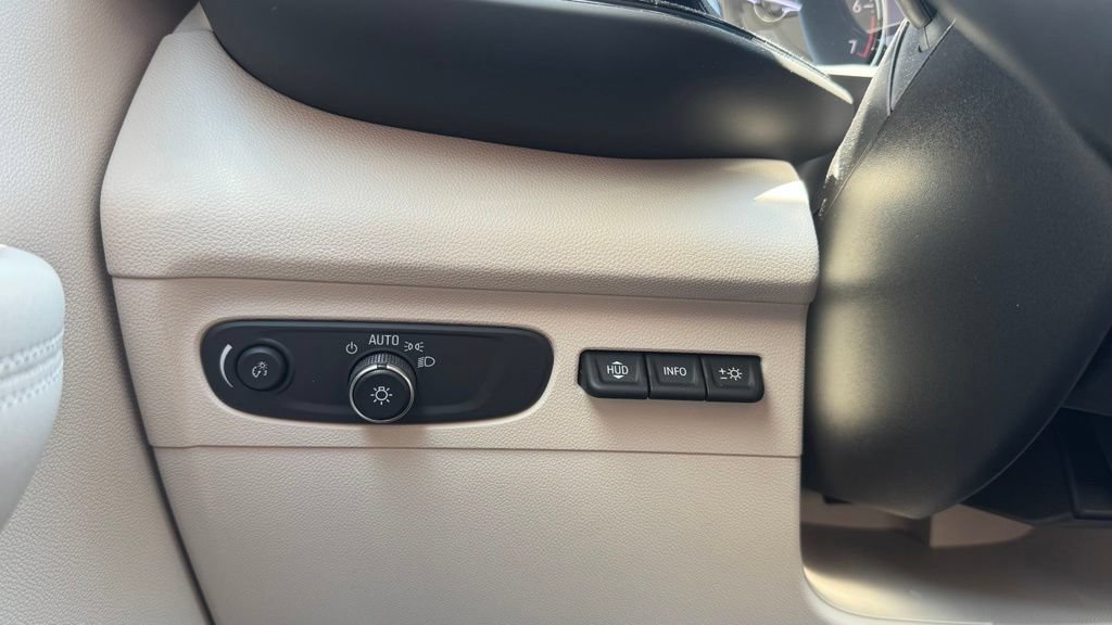 Used 2021 Buick Envision Avenir w/ Technology Package II AWD/4WD image 22