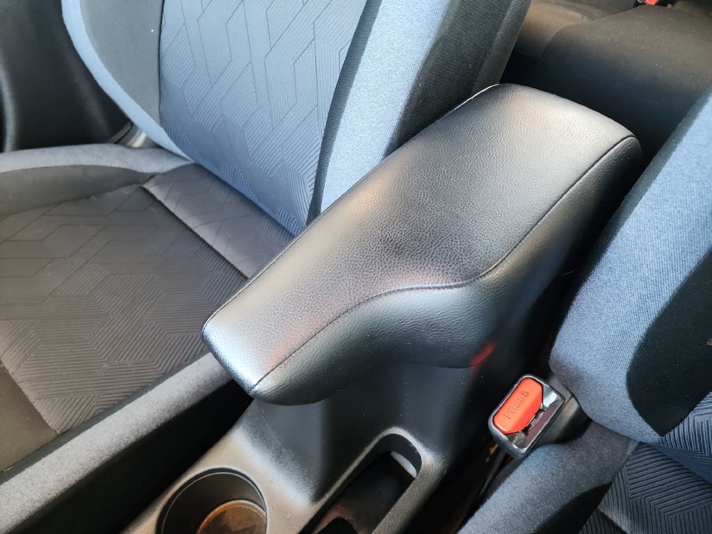 Used 2024 Nissan Versa SV FWD image 32