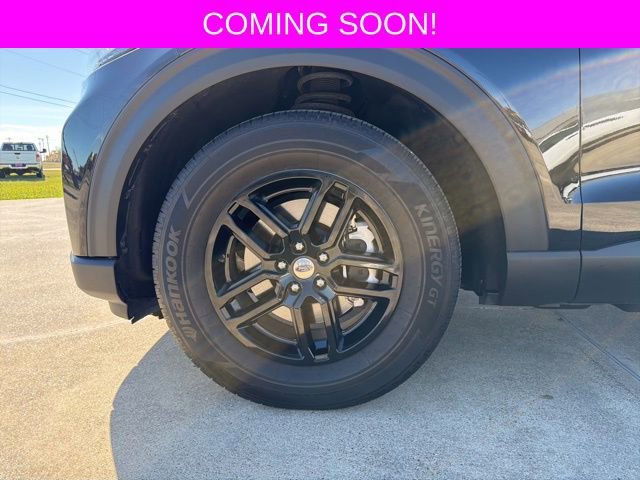 Used 2025 Ford Explorer Active w/ Active Comfort Package image 9