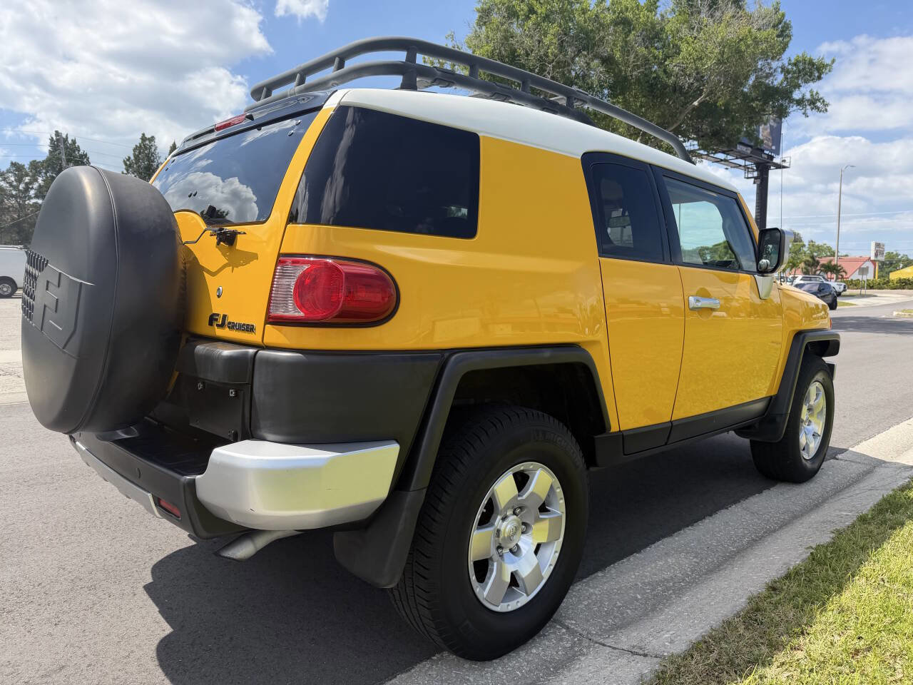 Used 2008 Toyota FJ Cruiser 4WD image 3
