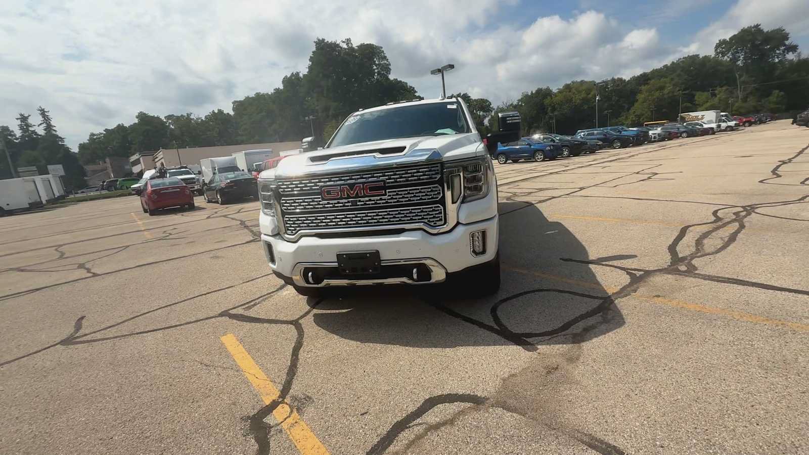 Certified 2020 GMC Sierra 3500 Denali w/ Technology Package AWD/4WD image 3