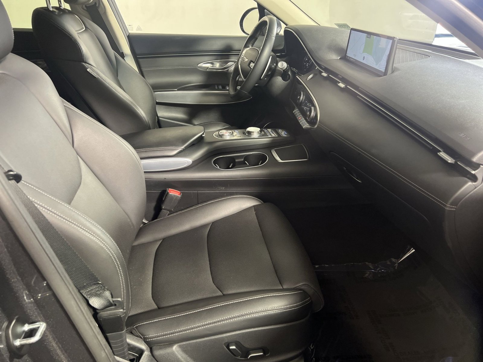 Used 2023 Genesis GV70 2.5T w/ Select Package image 27