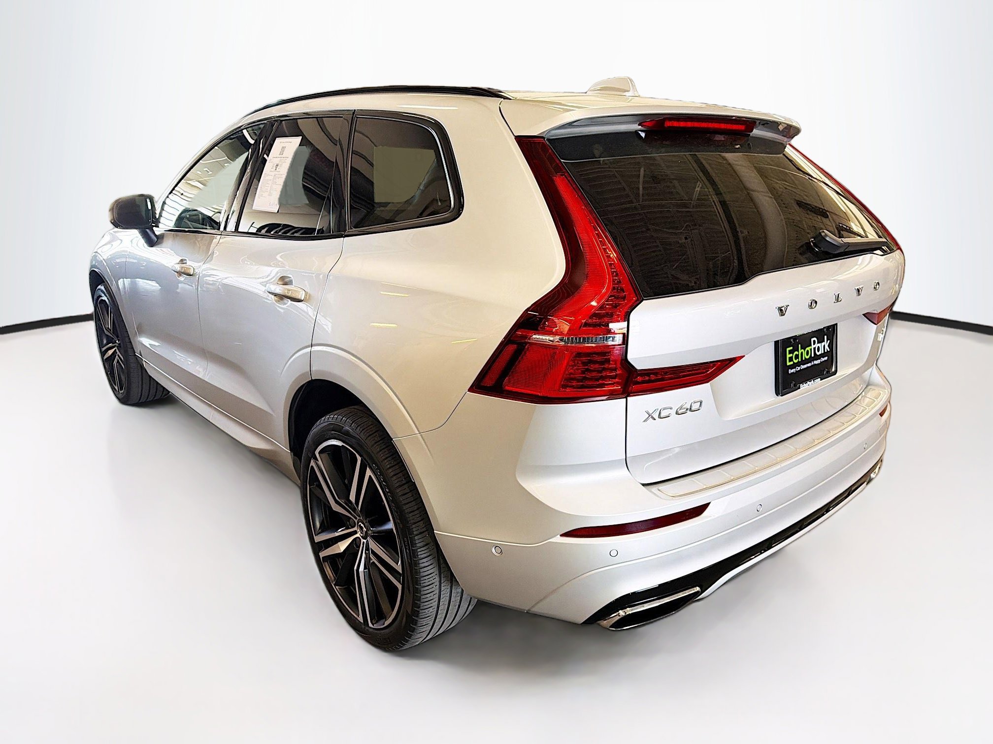Used 2021 Volvo XC60 T6 R-Design w/ Advanced Package AWD/4WD image 5